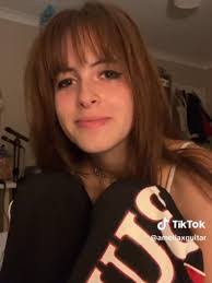 Justine Oliver's Instagram, Twitter & Facebook