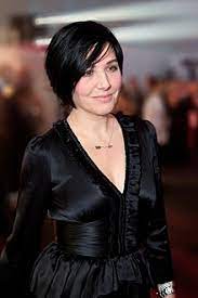 Sharleen eugene spiteri (born 7 november 1967) is a scottish recording artist and songwriter from finnieston, glasgow, scotland. Sharleen Spiteri Wikipedia