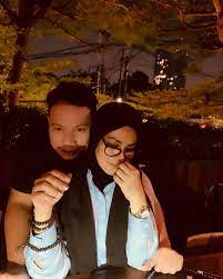 Sarita abdul mukti memberikan pembelaan untuk penampilan shafa harris (seno/tabloidbintang.com). Bak Jilat Ludah Sendiri Dulu Ogah Disentuh Kini Sarita Abdul Mukti Bikin Video Penyemangat Untuk Vicky Prasetyo Resmi Pacaran Semua Halaman Nakita