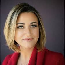 Caroline Flor's Instagram, Twitter & Facebook