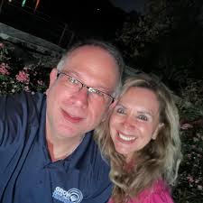 Junto al Presidente Daniel Noboa Azin, avanzamos con determinación,  construyendo un futuro de oportunidades para todos los ecuatorianos dentro  y fuera del país.🇪🇨✨ #NadaNosDetiene #JuntosPorElEcuador