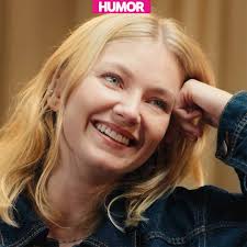 Du skal være ganske tøff for å ta tak i kjeften på en krokodille, tjukk i  hue, eller filmtriks!? 🐊 Klar for en oppsummering av nyhetsuken? Se «Nytt  på nytt» i NRK