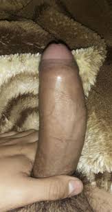 Masturbación de chico con gran pene