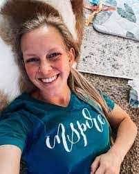 Amanda Hoeg's Instagram, Twitter & Facebook