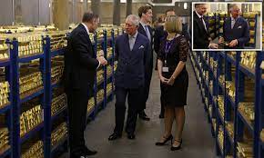 Prince Charles is shown Bank of England's vaults where 400,000 gold bars  are stored | Daily Mail Online