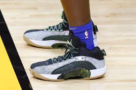 Duke university star zion williamson had a rough time during the most highly anticipated college basketball game of the year. What Pros Wear Zion Williamson S Air Jordan 35 Shoes What Pros Wear