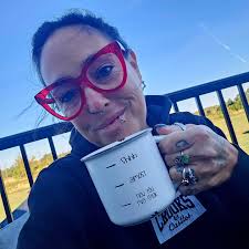 HandleWithCare Mug Shot 255 of 365 📖 ☕️ Happy Friday, friends 🧡 Isn't  September fun? It's like a weather sandwich. Cool in the mornings, blazin  by midday, cold at night. 😄 wonderful.