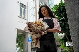 Once a vase is closeby or for pictures etc, always the right way. The Difference Between Dried And Fresh Flowers 24hrs City Florist