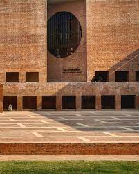 Iim Ahmedabad Louis Khan Campus What Makes This Building The Greatest Lies With Its Calculated Measures Architecture Architecture Design Modern Architecture