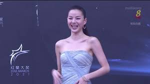 However, he can also do rather unexpected things whilst maintaining a straight face. Arrival Elvin Ng Rui En Desmond Tan Star Awards 2021 çº¢æ˜Ÿå¤§å¥–2021 Youtube