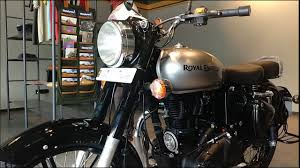 The base variant that is bullet 350 abs bs6 is available at rs. 2020 Bs6 Royal Enfield Mercury Silver L Classic 350s Youtube