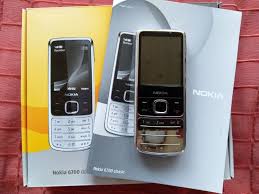 Nokia 6700 Classic Chrome Silber ...