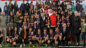 Başkale'de ortaokullar arası turnuva sona erdi