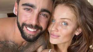 Maria Casadevall leva a namorada, Larissa Mares, à premiere