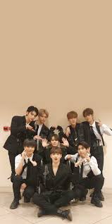 Las reacciones son de mi autoría, no son adaptaciones. Stray Kids Wallpaper Stray Kids Seungmin Savage Kids Kids Groups