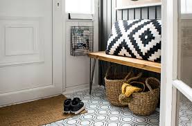 The stones are smooth and they are great to prevent slipping, especially during rainy season. 27 Flooring Ideas For Entryways