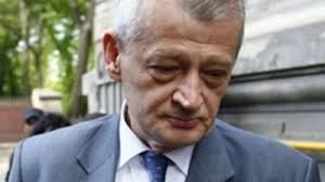 Oprescu esitti bukarestin pormestariksi ensimmäisen kerran vuonna 1998 romanian sosiaalidemokraattisen. Maternitatea Giulesti Unde Este Primarul Sorin Oprescu Mobile