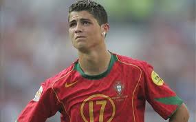 Sau mùa hè 2004 đầy nước mắt ấy, cũng là lúc họ lần lượt từ. Ronaldo Quyáº¿t Hoa Giáº¥c MÆ¡ Giang Dá»Ÿ 12 NÄƒm TrÆ°á»›c Táº¡i Euro Tin Má»›i Sá»± Kiá»‡n Hang Ngay