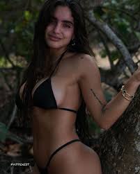 Isabella Ladera Nude and Sexy Photos - Fappenist Exclusive