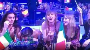 Italian eurovision song contest winner 2021 doing coke on live tv 😮 Eurovision Song Contest Kokain Twitter Tok Fyr Etter Dette Slik Svarer Eurovision Vinneren Pa Kokain Ryktene