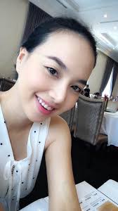 Đinh Ngọc Diệp lần đầu lộ diện sau 1 tháng hạ sinh quý tử cho ông xã Victor  Vũ