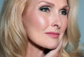 Applying Eye Makeup For Over 50 Makeup Over 50 Makeup For 50 Year Old Makeup Tips