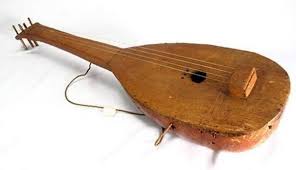 Dimana bentuknya seperti gendang namun berukuran kecil dan panjang. Mengenal 14 Alat Musik Maluku Yang Khas Nan Eksotis
