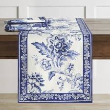 Aerin Fairfield Table Runner In 2020 Blue Table Runner Blue And White Dinnerware Blue White Decor