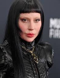 Erin Mckean's Instagram, Twitter & Facebook