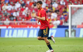 Pedri prefers to play with right foot. Pedri Spain S Youngest Ever Player At European Championship