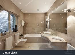 Desain kamar mandi hotel adalah contoh paling sempurna terbaik untuk dijadikan sebagai inspirasi paling mewah dan lux dengan fasilitas dan pelayanan paling super. Desain Kamar Mandi Ala Hotel Berbintang Lima Okezone Lifestyle