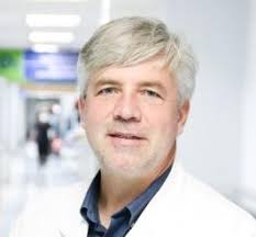 DR. ANDRÉS PALMA STANGE