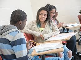 Currently, it has 7,465 undergraduate students with an additional 4,339 graduate students. Newark Public High School Students Earn College Credit From Rutgers University Newark Newark Board Of Education