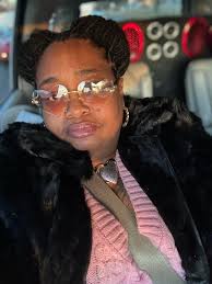 I'm new to the group I'm bi and from Michigan. Hey ladies 😘