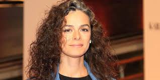Özge özpirinçci hamile olduğunu açıkladı. Qbe2svukq4bh M