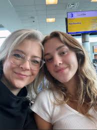 Yesterday, Khloe and I flew out to Louisville, Kentucky for the “Run 4 The  Roses Classic” 🏀 She has four games this weekend and we're already having  so much fun! She's the