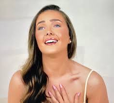 Brenda Butt's Instagram, Twitter & Facebook