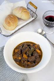 Ofengulasch Mit Susskartoffeln Rezept Kochen Und Backen Ofengulasch Lebensmittel Essen