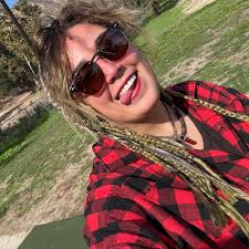 Selling paintings in L5P area, advice needed