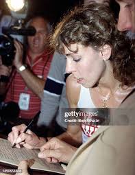 614 Mary Slaney Photos & High Res Pictures