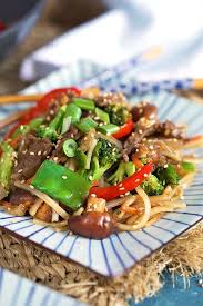 Easy Beef Stir Fry With Rice Noodles The Suburban Soapbox Recipe Easy Beef Stir Fry Easy Delicious Dinners Beef Stir Fry
