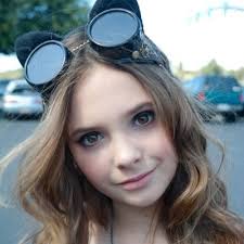 Pipikins (@pipikins8)