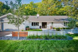 Goodreads helps you keep track of books you want to read. 75 Beautiful Mid Century Modern Landscaping Pictures Ideas June 2021 Houzz