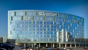 Long Island Jewish Medical Center Houses Over 700 Physicians Offering The Most Modern Facilities For Medical Surgical D Island Hospital Hospital Best Doctors