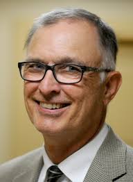 6 vie for school board seats