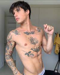 Gabriel Tavares do BBB23 pelado exibindo o pênis | Todos Famosos Nus
