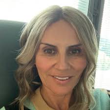 Lisa Ryan (@Lisa_Ryan18)