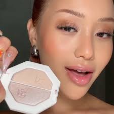 Full face of Fenty with @taontm 🖤 This #FentyFace features some of our  most ✨iconic✨ #FentyFaves & the complexion is givin' perfection, cheekbones  are snatched, highlight is blindin' & gloss is ...