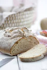 Knuspriges Joghurtbrot Tulpentag Schnelle Rezepte Joghurtbrot Brot Backen Brot Backen Rezept