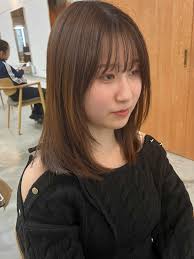 Charisma brown✨✨ ベージュブラウンカラーで柔らかさを出したスタイル✨ 艶感もありぱつっとしたラインでも髪の毛が柔らかく見える  カラー🩵 @wellapro_japan @wellahair #コレストン #カリスマブラウン #80スキン #トープ  #ブラウンだけどブラウンじゃない #ウエラ ...